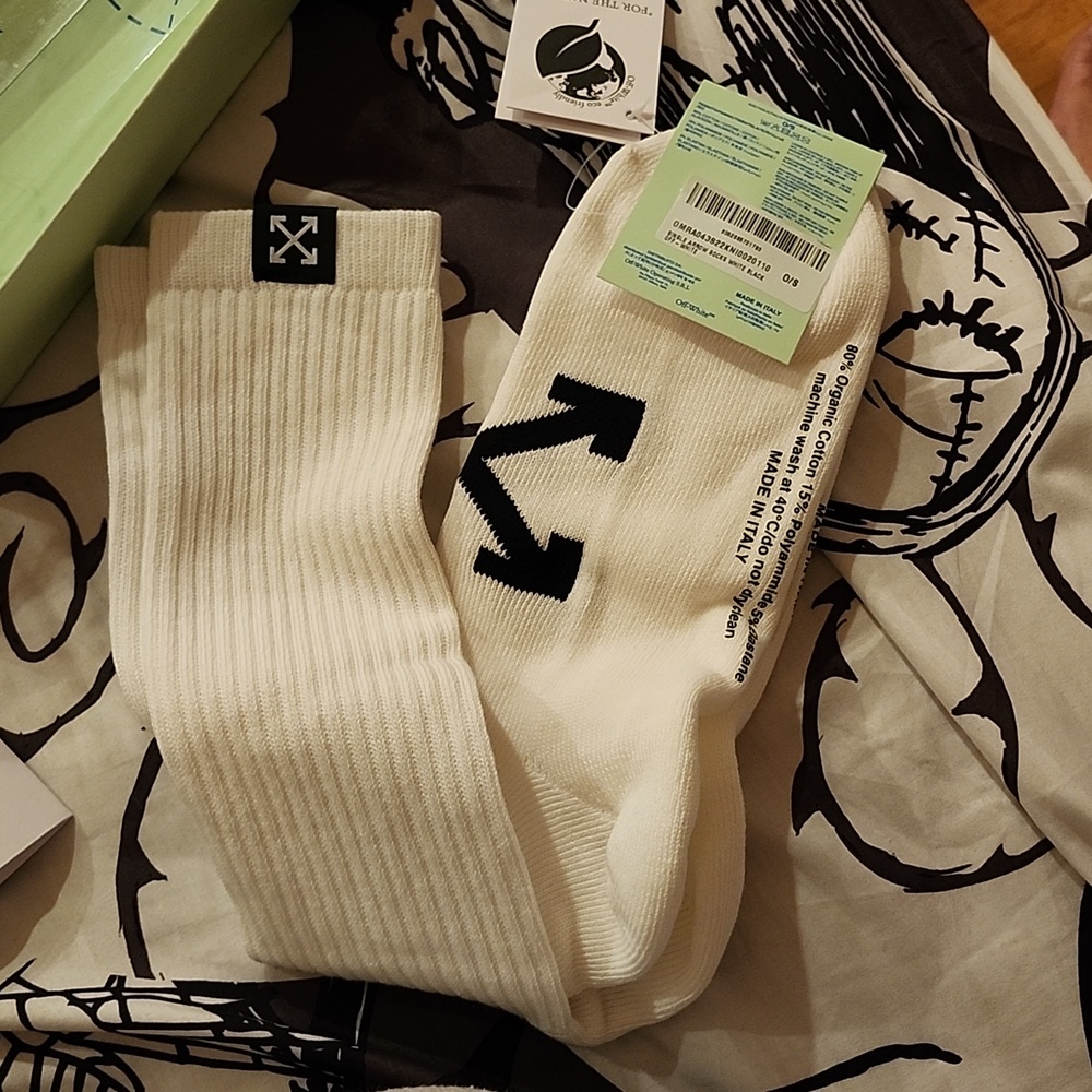 Off white socks - Picture 3 of 4